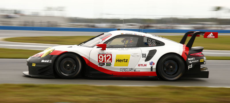 Porsche 911 RSR and 911 GT3 R at 2017 IMSA Daytona 24 Hours 